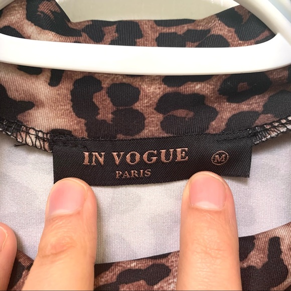 Mock Neck Leopard Print Bodysuit - Picture 3 of 3